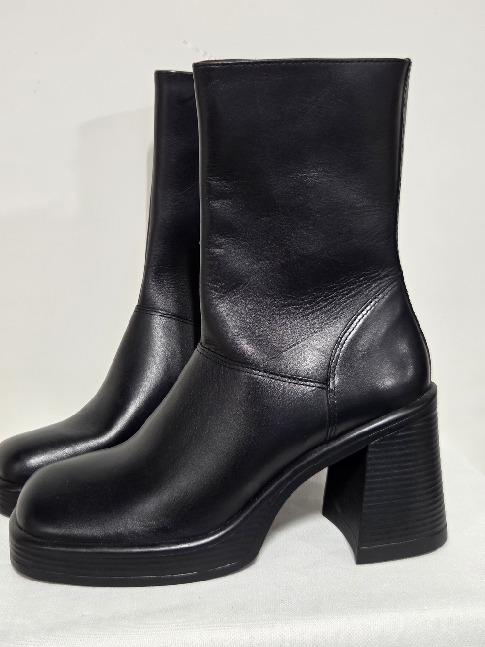NWOT Steve Madden Fantsie Black Block Heel Boots 90's Y2K Size-8